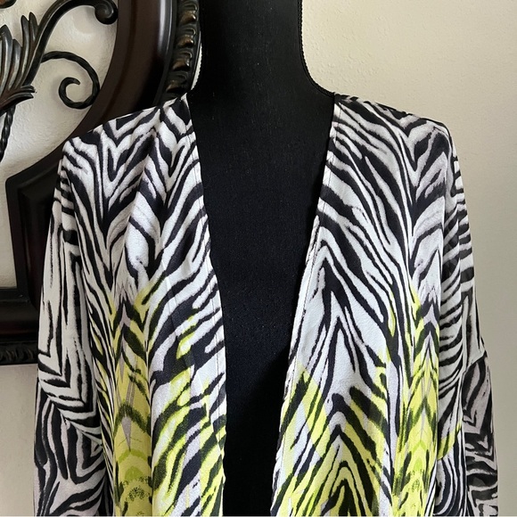 C Est. 1946 Women’s Animal Print Open Front Black White Green Orange Kimono NWOT - Picture 12 of 16